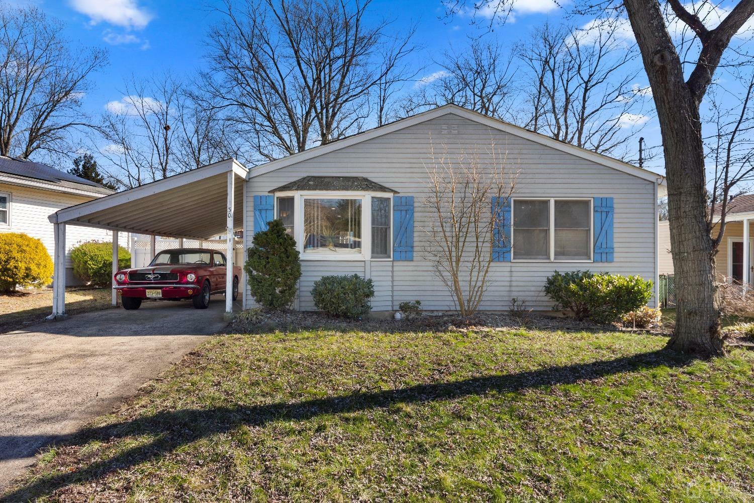 Property Photo:  30 Hemlock Drive  NJ 08859 