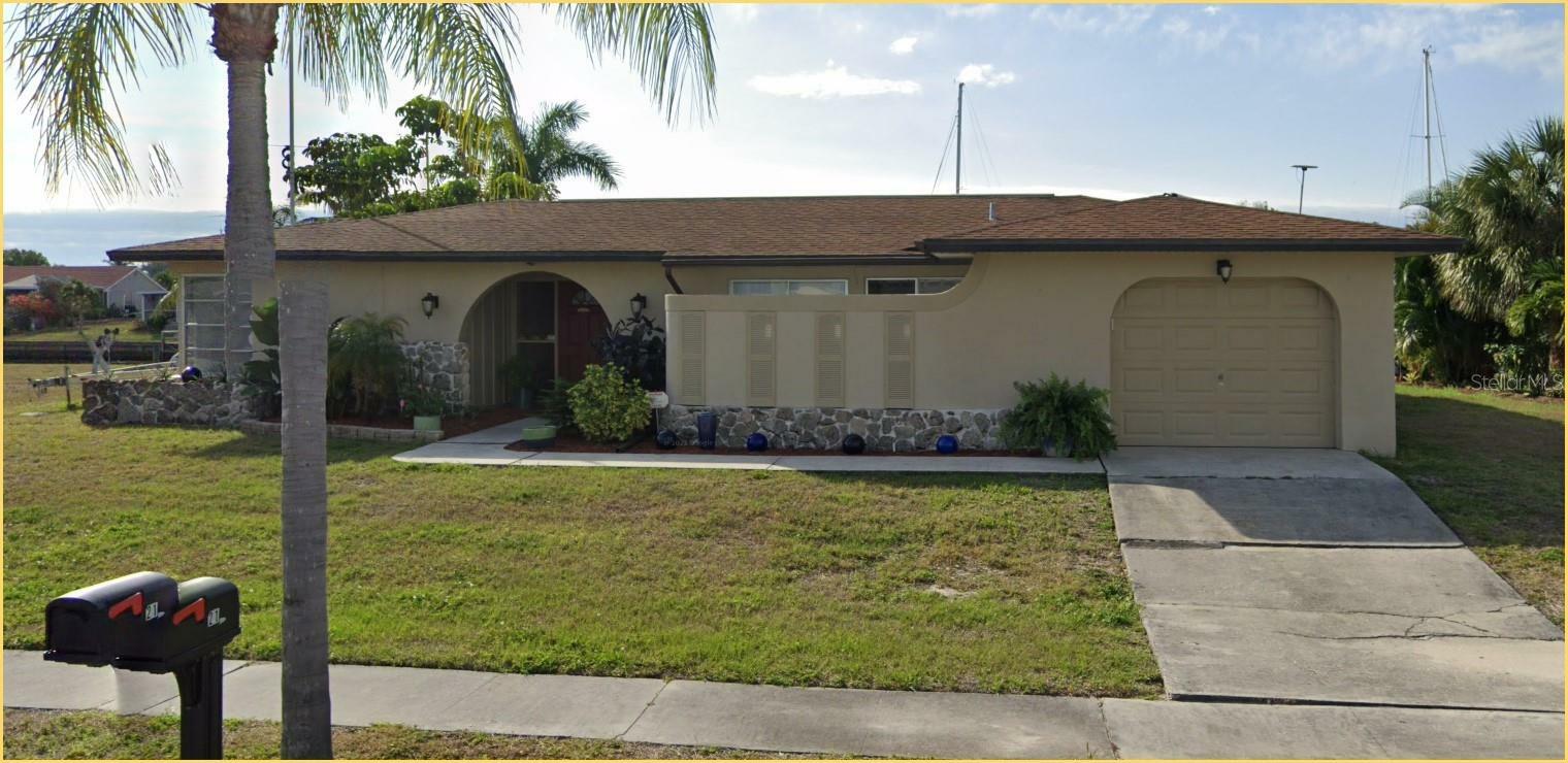 Property Photo:  215 Stebbins Terrace SE  FL 33952 