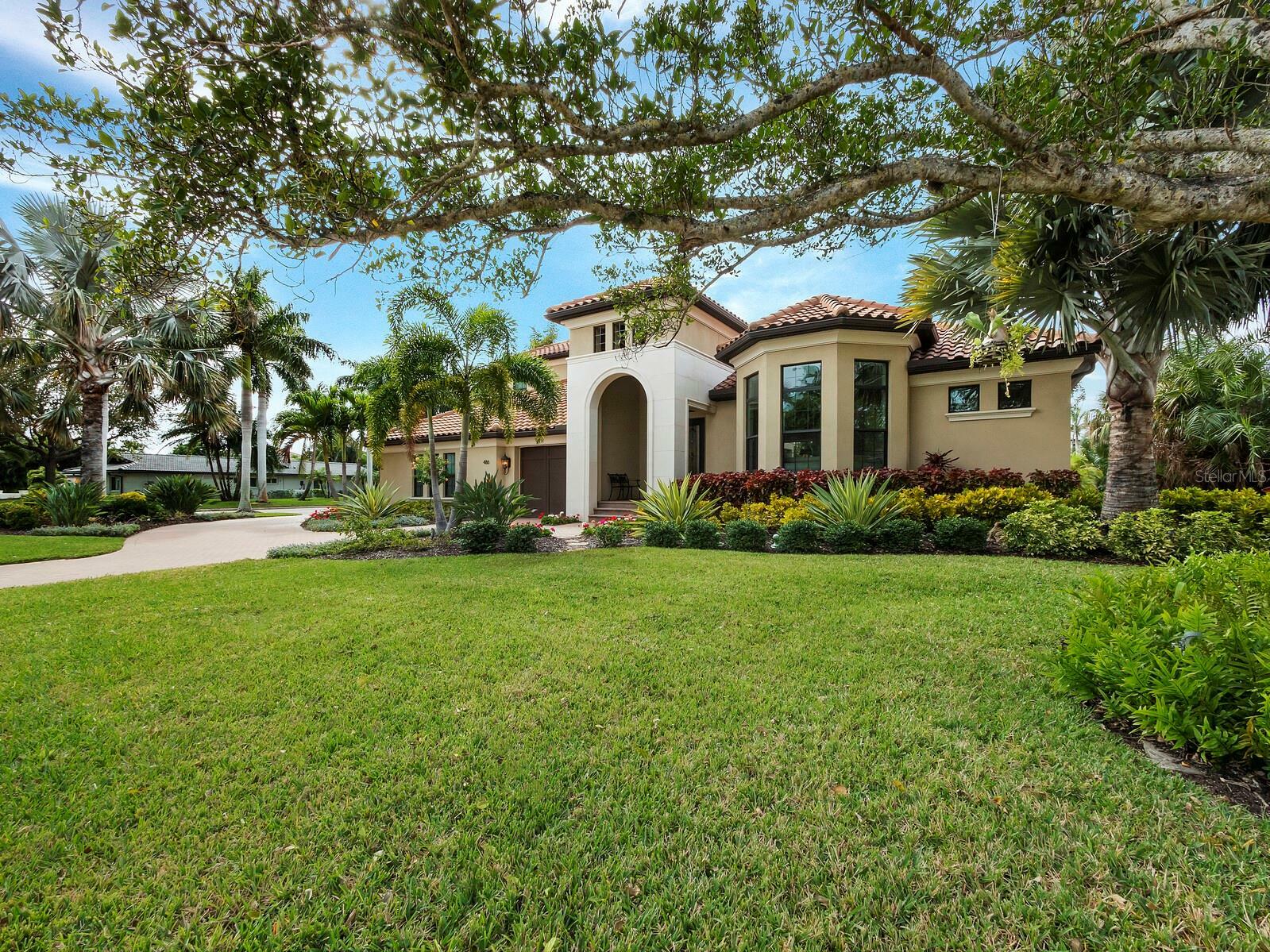 Property Photo:  486 E Royal Flamingo Drive  FL 34236 