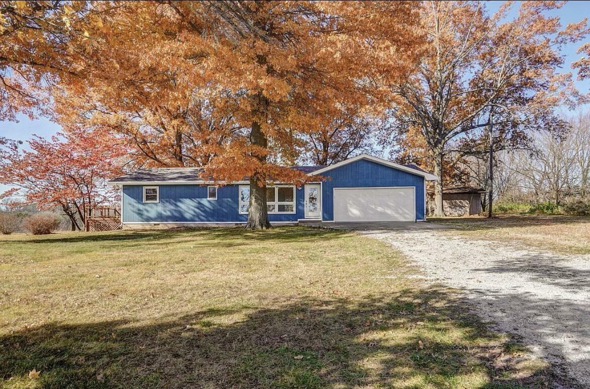 Property Photo: 3025 S Farm Road 119 MO 65619