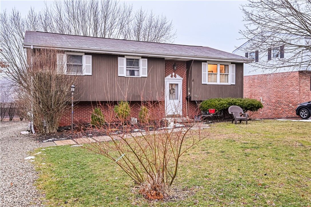 Property Photo:  637 N. Geary Street  PA 15666 