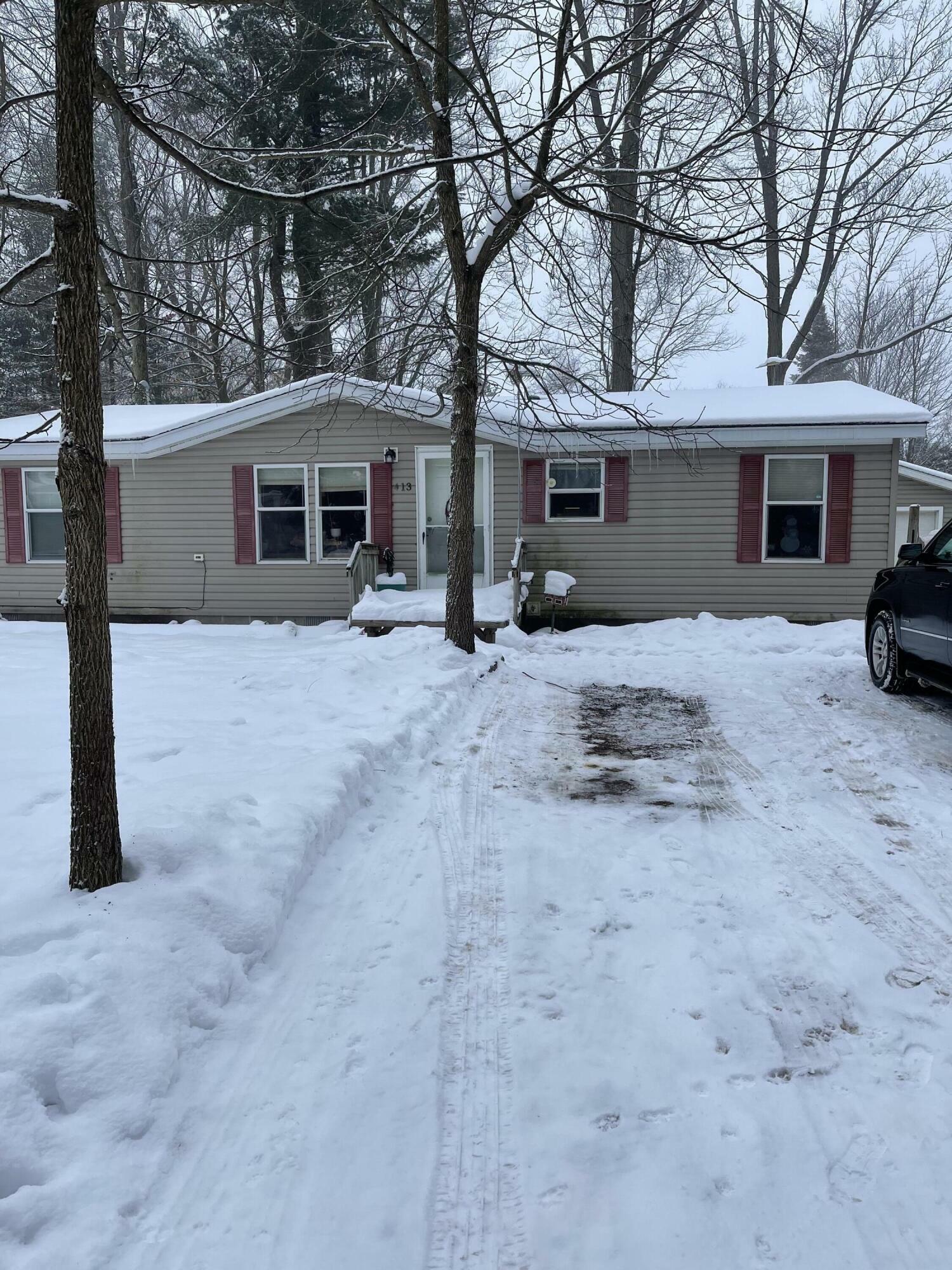 413 Beech Street  Houghton Lake MI 48629 photo