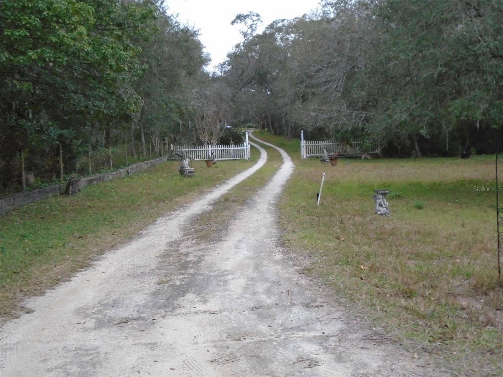 Property Photo:  6601 Lakeville Road  FL 32818 