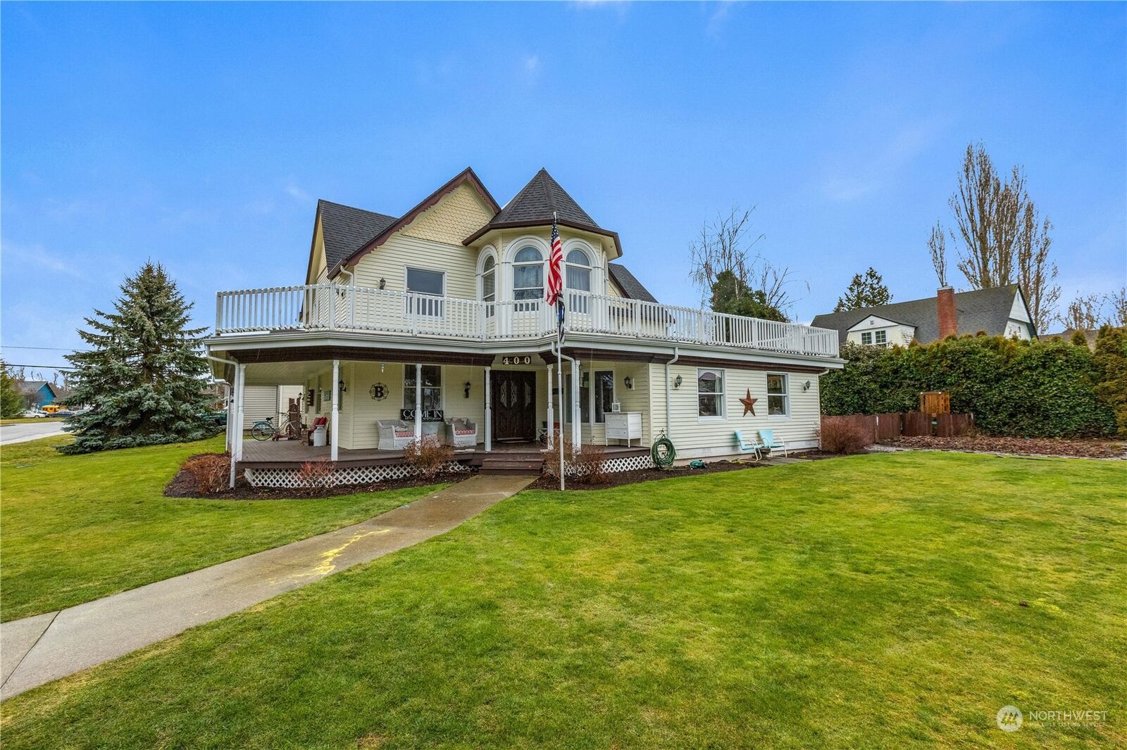 Property Photo:  400 F Street  WA 98230 