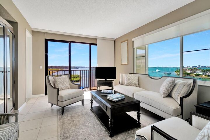 Property Photo:  8 Belleview Boulevard 606  FL 33756