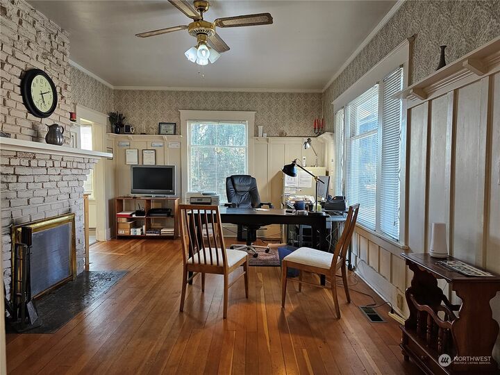 Property Photo:  214  Frederick Street  WA 98388 
