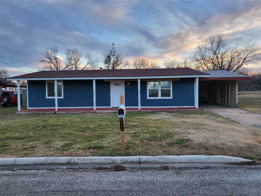 Property Photo:  623 W Mesquite Street  TX 76458 