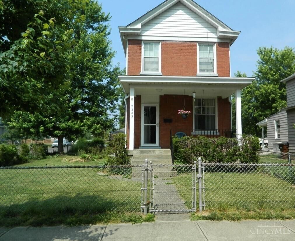 Property Photo:  