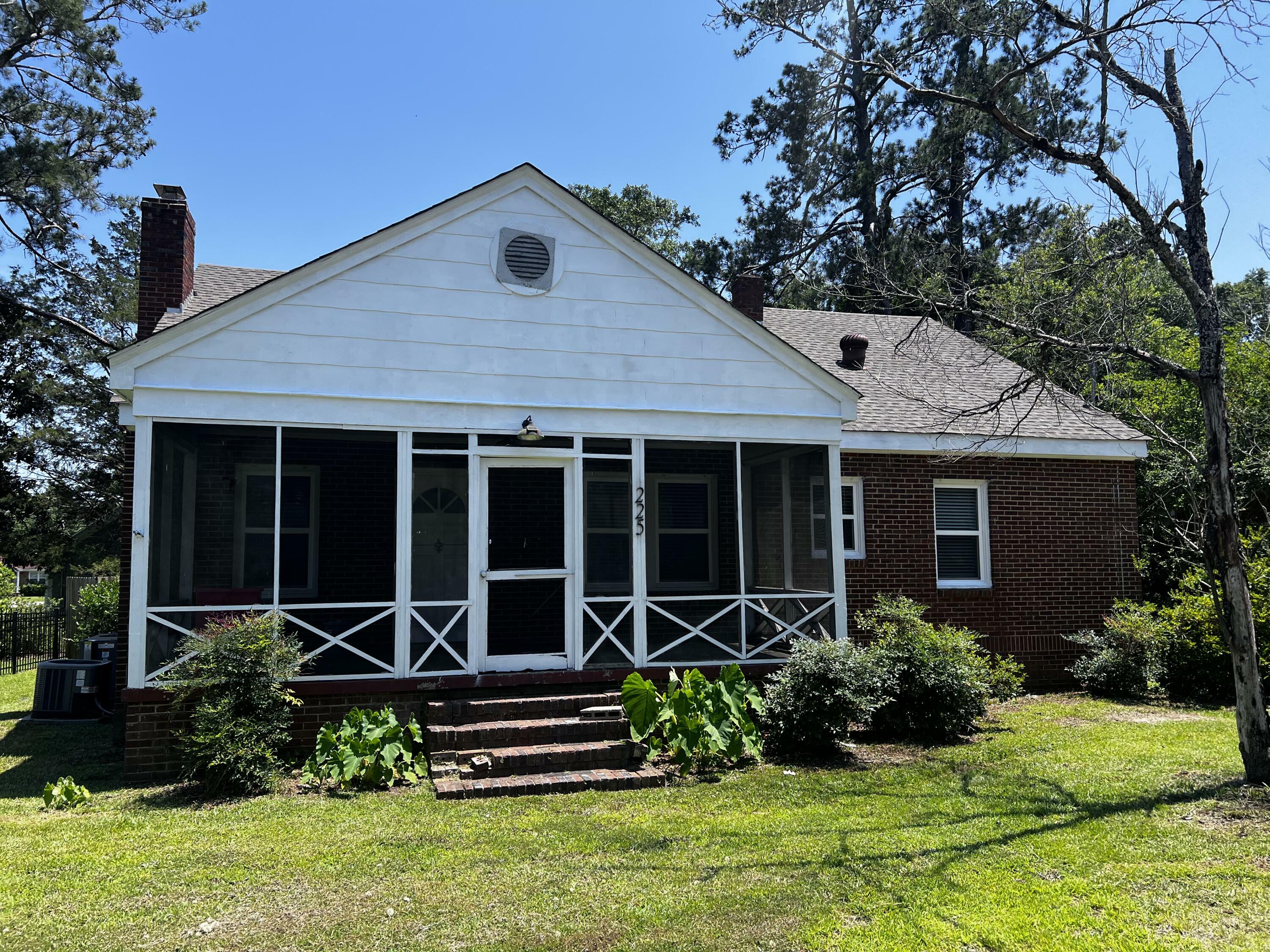 Property Photo: 225 Gordon Street GA 30824