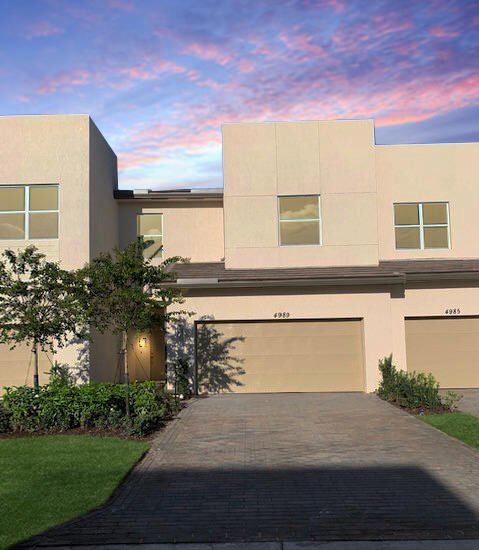 Property Photo:  4989 Navali Drive  FL 33467 