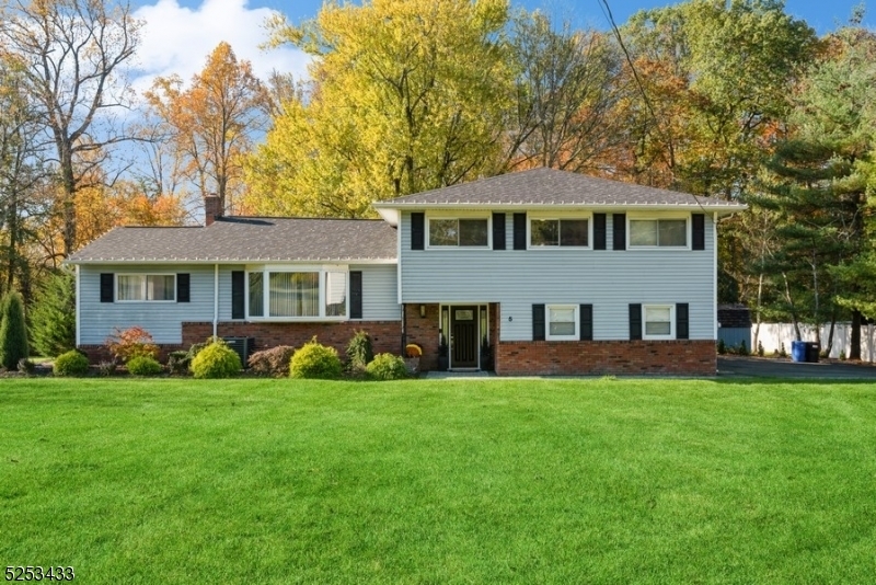 Property Photo: 5 Manitou Way NJ 07076
