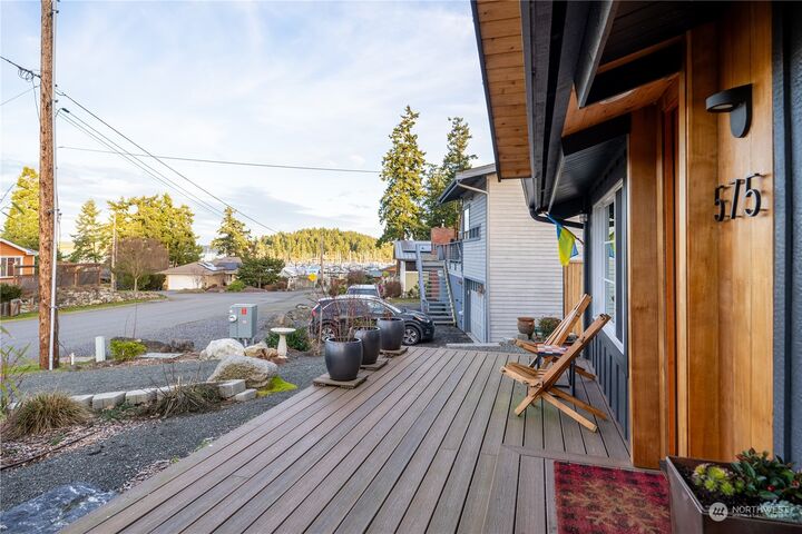 Property Photo:  575 McDonald Street  WA 98250 