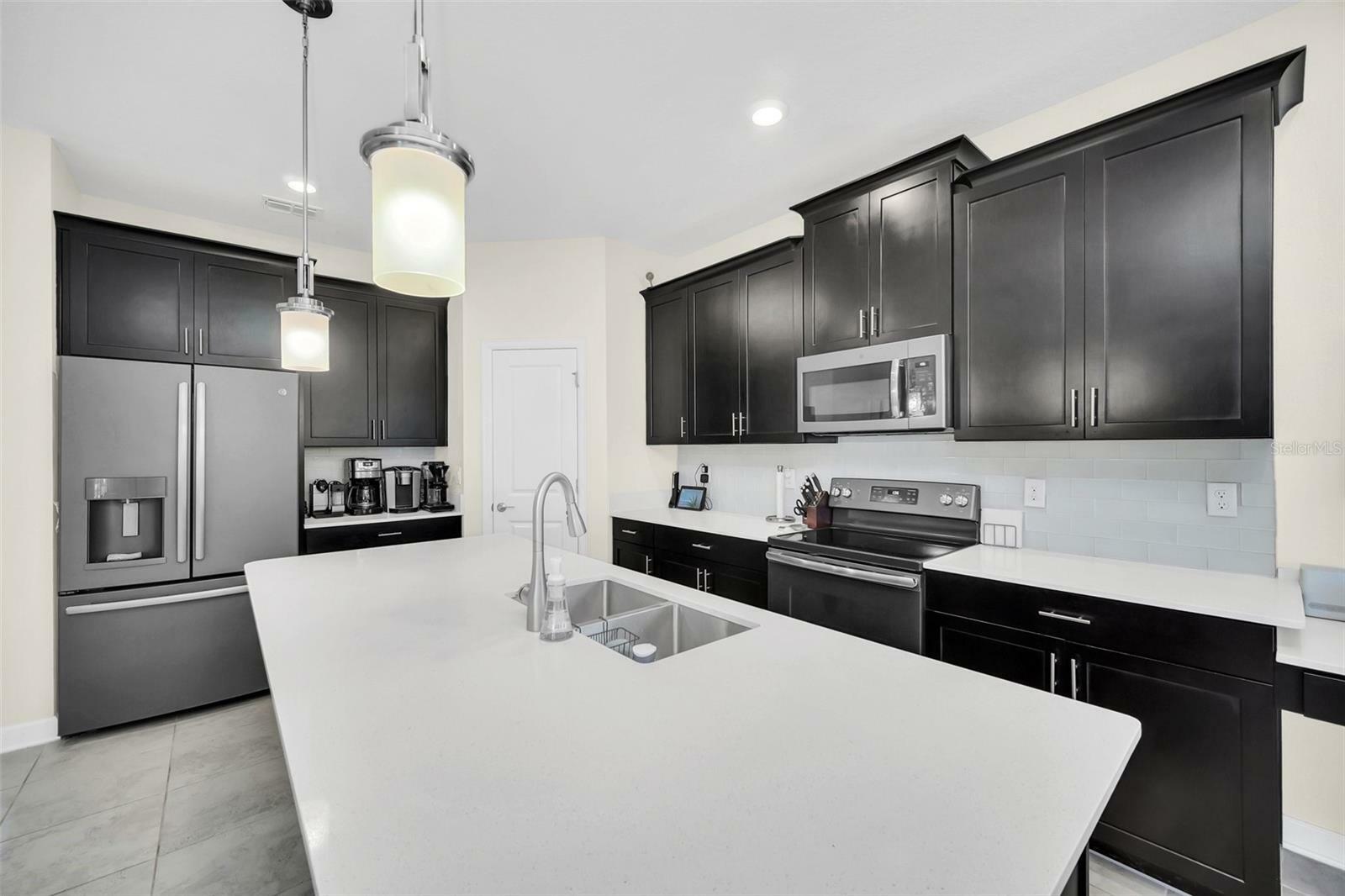 Property Photo:  7536 Summerlake Groves Street  FL 34787 