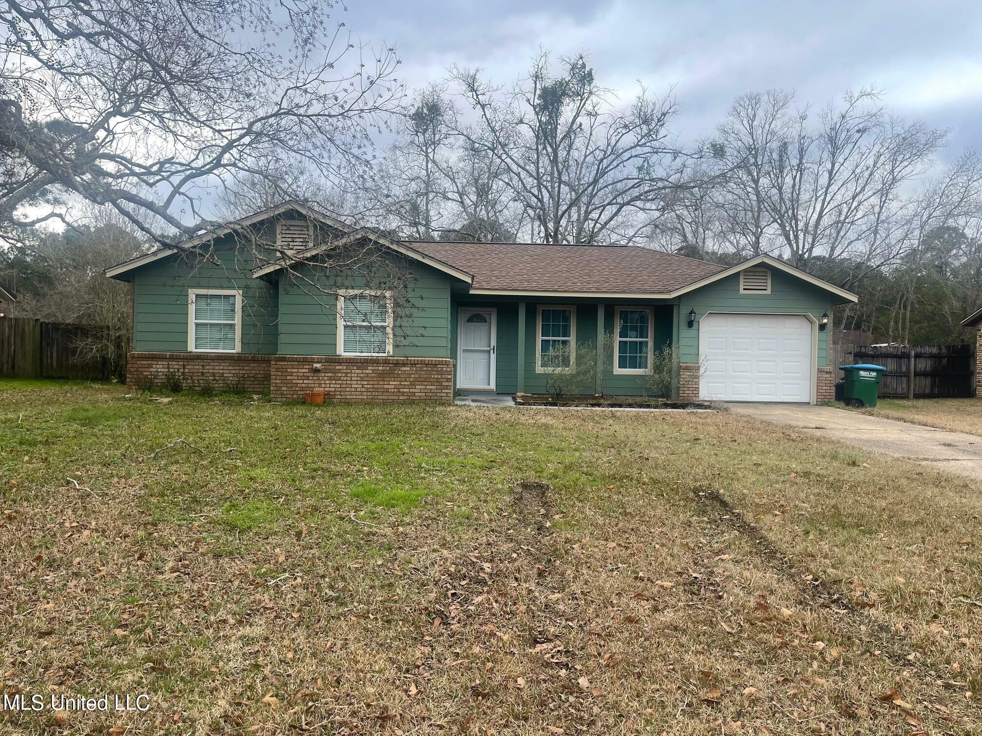 Property Photo:  1909 Westgate Parkway  MS 39553 