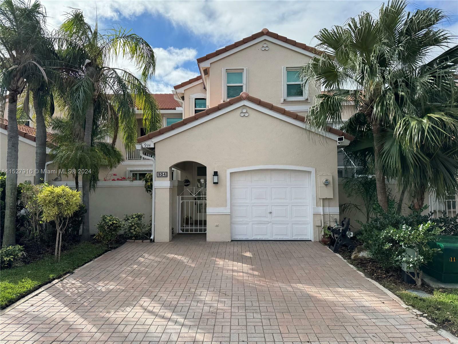 Property Photo:  934 Doveplum Ct -  FL 33019 