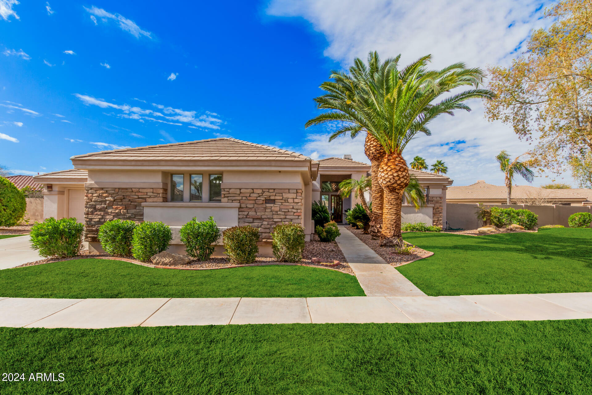 Property Photo:  1642 W Lynx Way  AZ 85248 