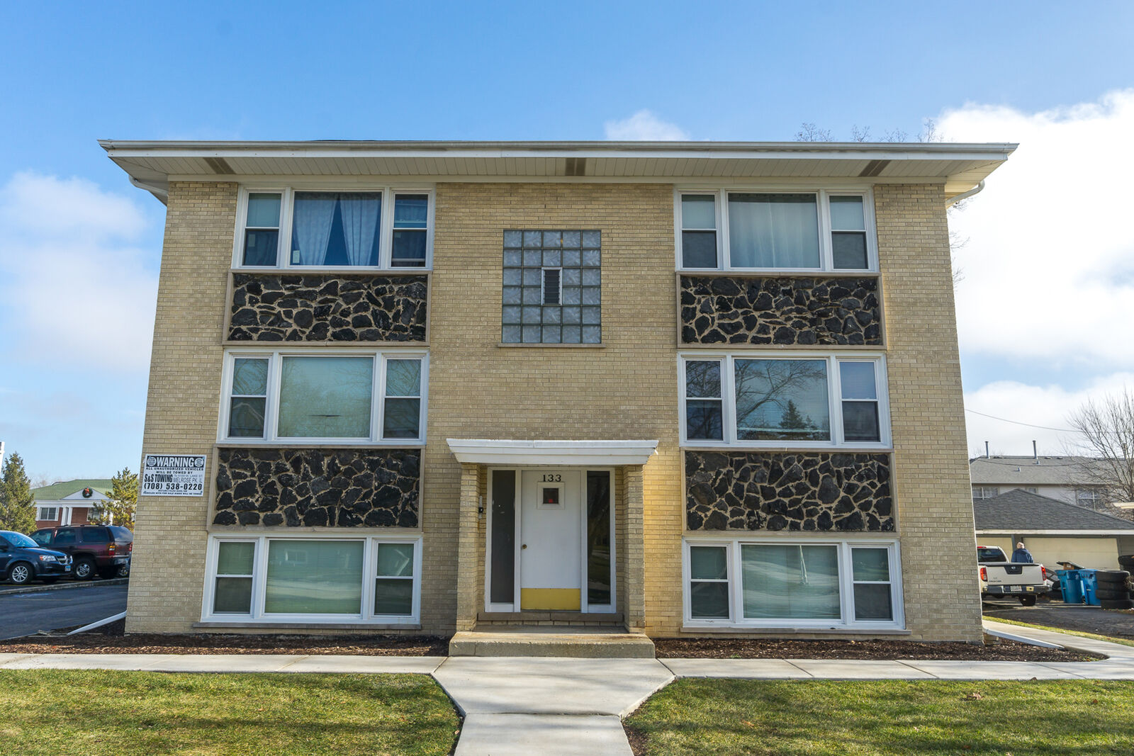 Property Photo: 133 N Michigan Avenue 2E IL 60101