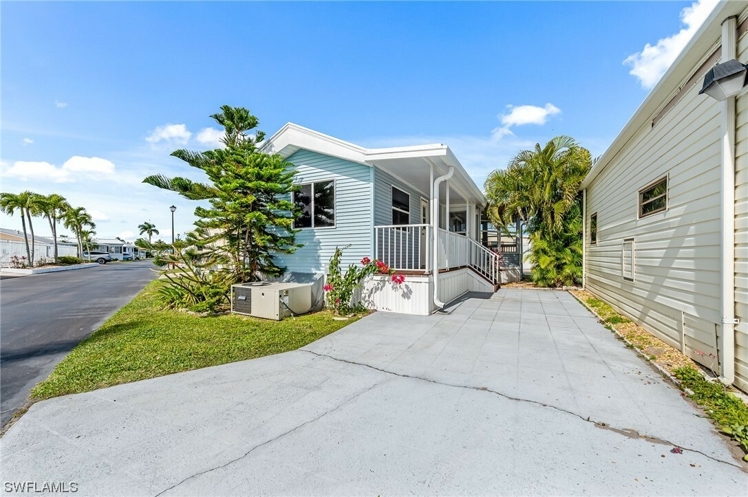 Property Photo:  11571 Slipper Shell Drive  FL 33908 