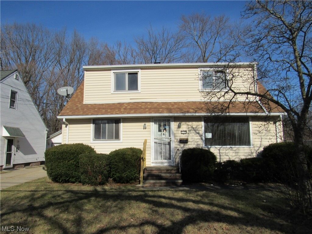 Property Photo:  2109 Green Road  OH 44121 