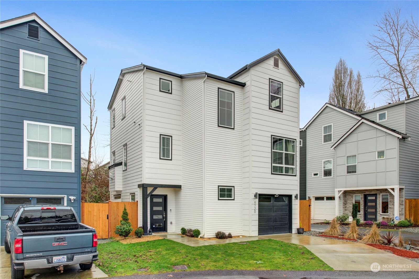 Property Photo: 9720 Lindsay Place S P WA 98118