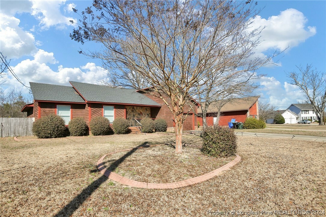 Property Photo:  6366 Hawfield Drive  NC 28303 