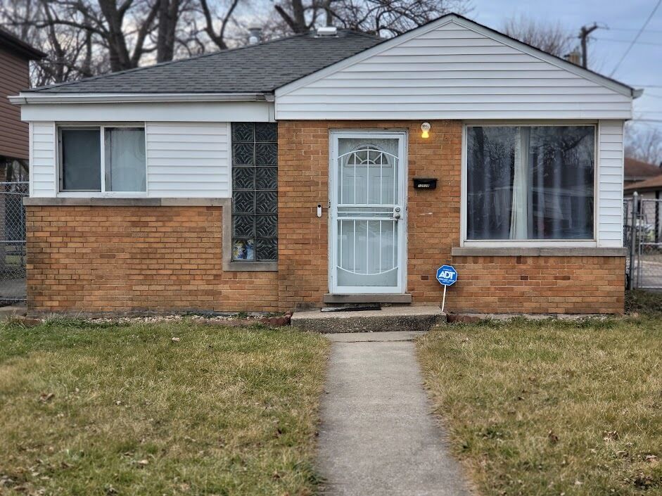 Property Photo:  12528 S Elizabeth Street  IL 60827 
