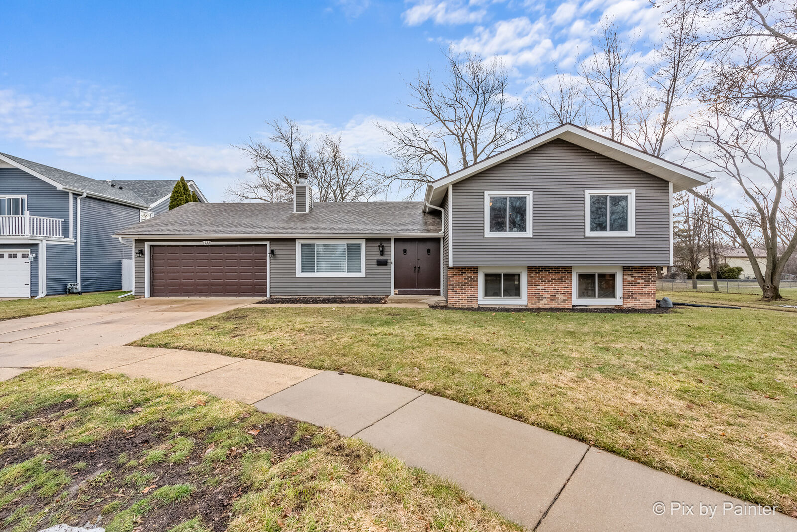 Property Photo:  1232 Nashua Lane  IL 60133 