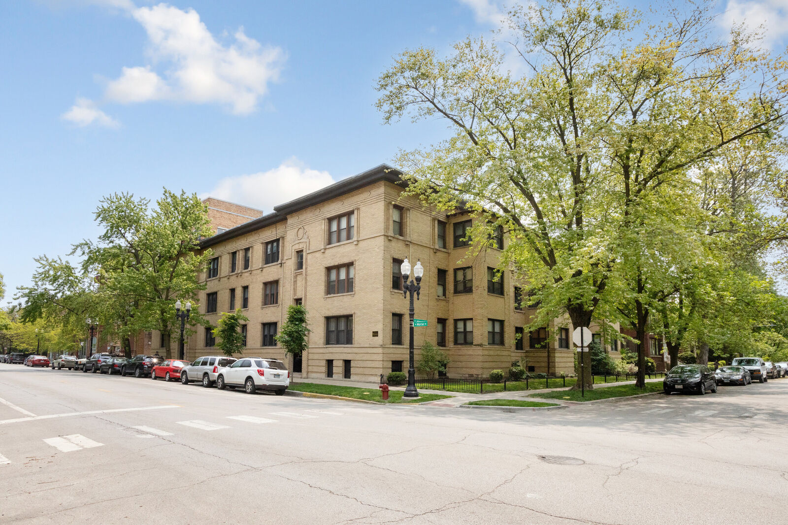 Property Photo:  1243 W Morse Avenue 3  IL 60626 