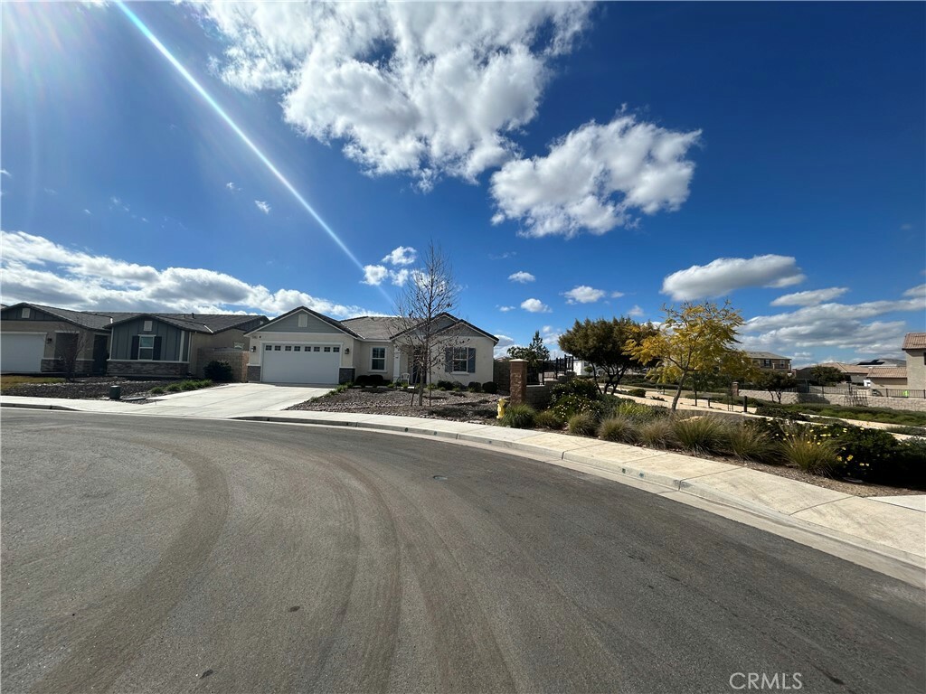 Property Photo:  31805 Quill Court  CA 92584 