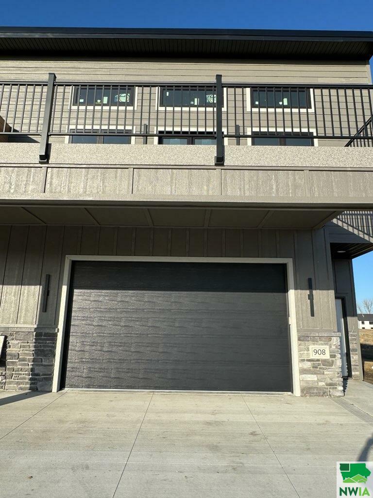 Property Photo:  908 S Turtle Cove  SD 57049 