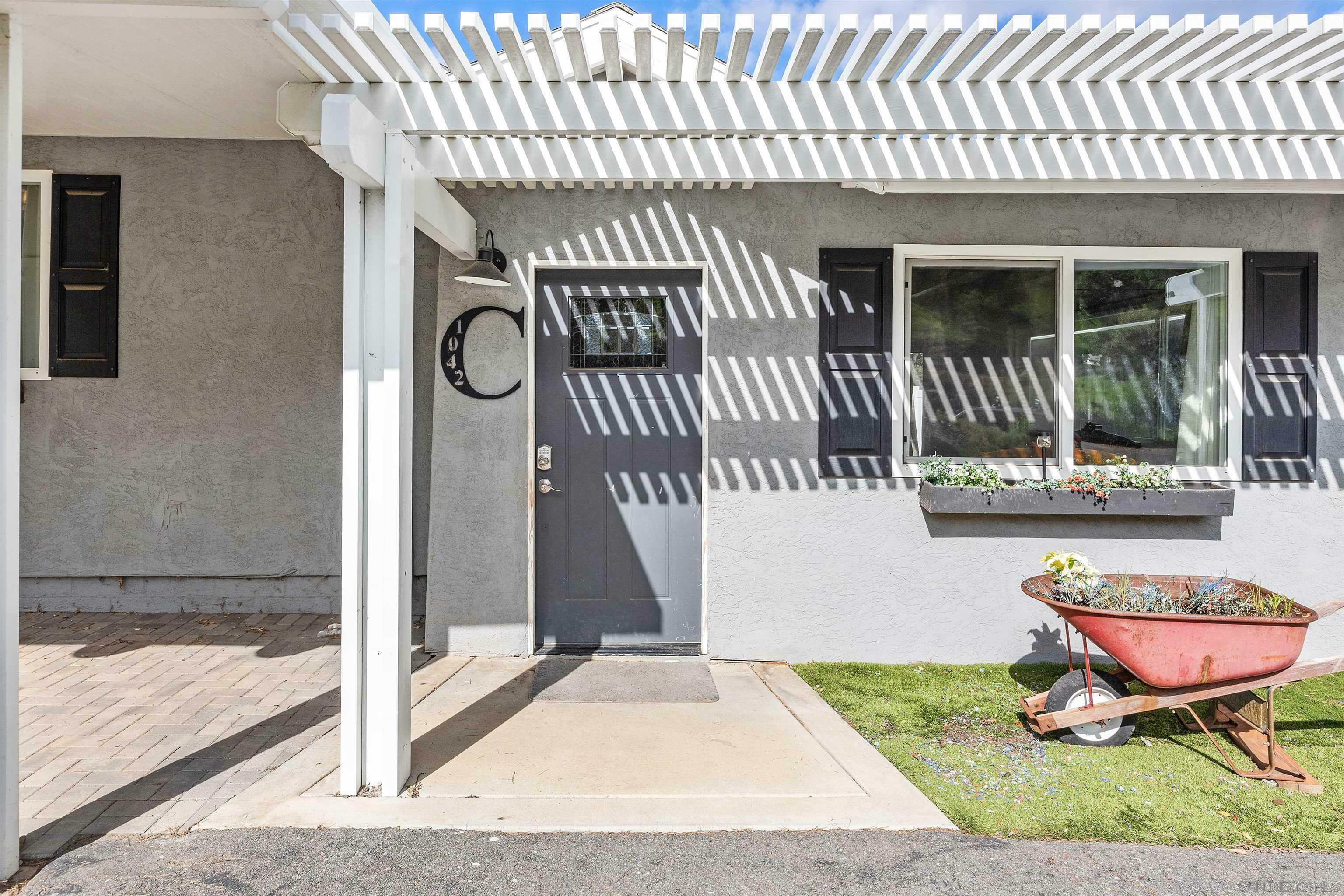 Property Photo: 1042 Midway Dr CA 91901