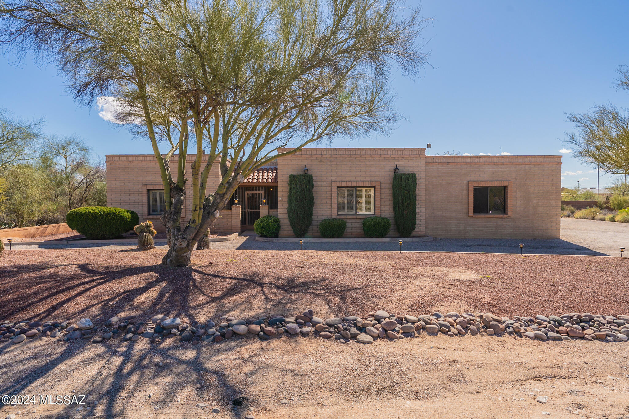 Property Photo:  10420 E Va Del Mar  AZ 85748 