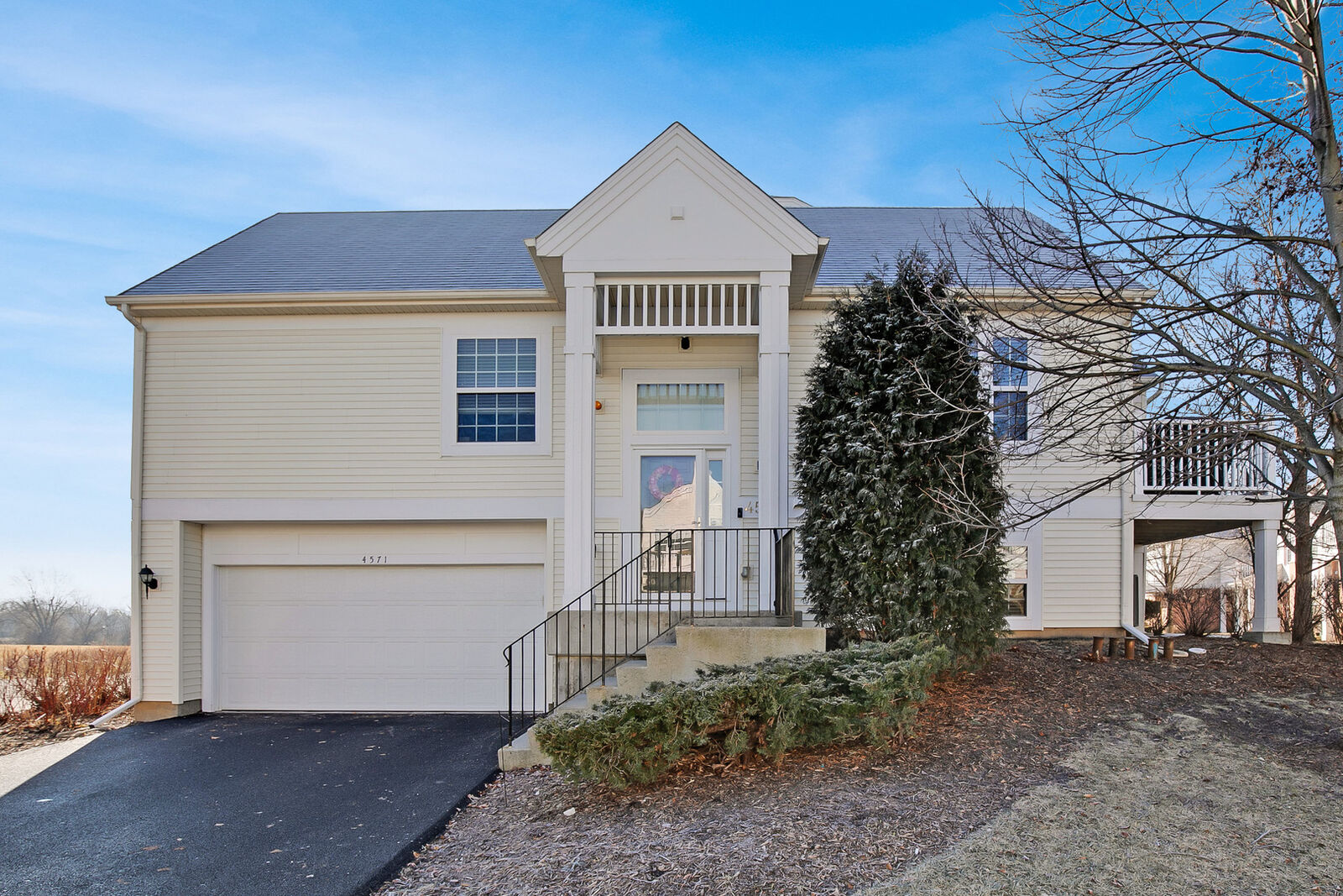 Property Photo:  4571 Hogan Lane 1261  IL 60083 