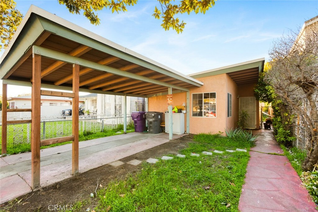 Property Photo:  3183 Gale Avenue  CA 90810 