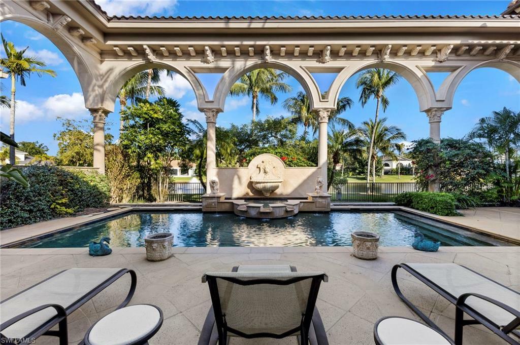 Property Photo: 7310 Tilden Ln FL 34108