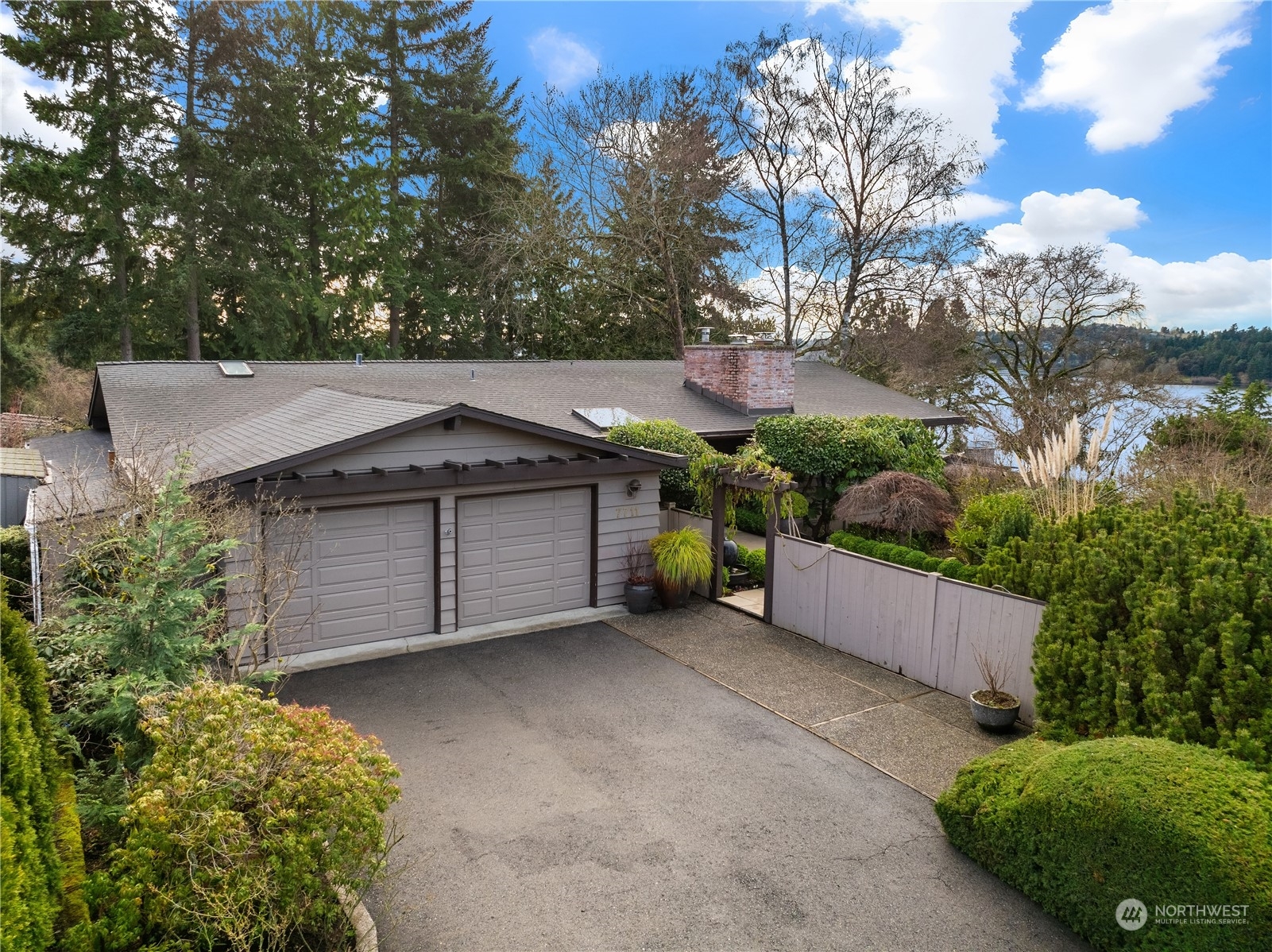 Property Photo:  7711 SE 58th Street  WA 98040 