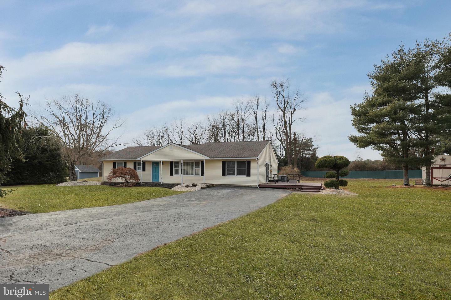 Property Photo:  176 Archertown Road  NJ 08533 