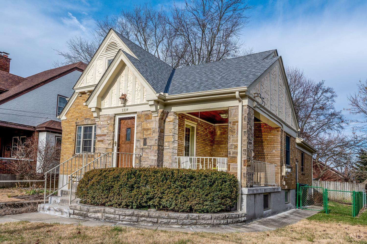Property Photo: 3334 Glenhurst Place OH 45209
