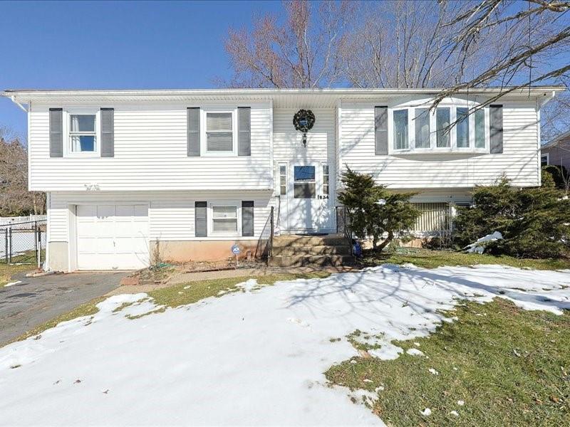 Property Photo: 34 Pondview Drive NY 10920