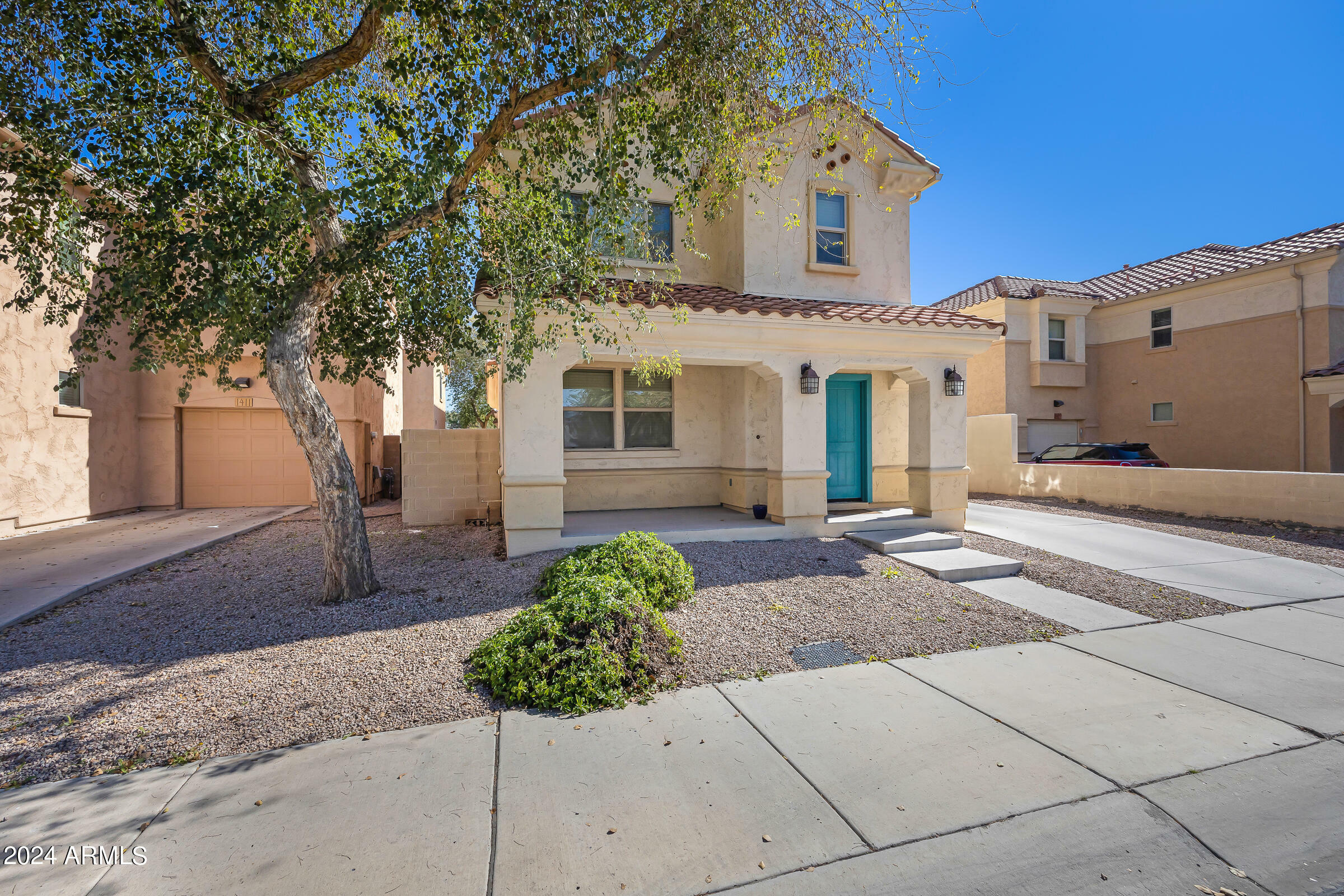 Property Photo: 1415 S Terrace Road AZ 85281