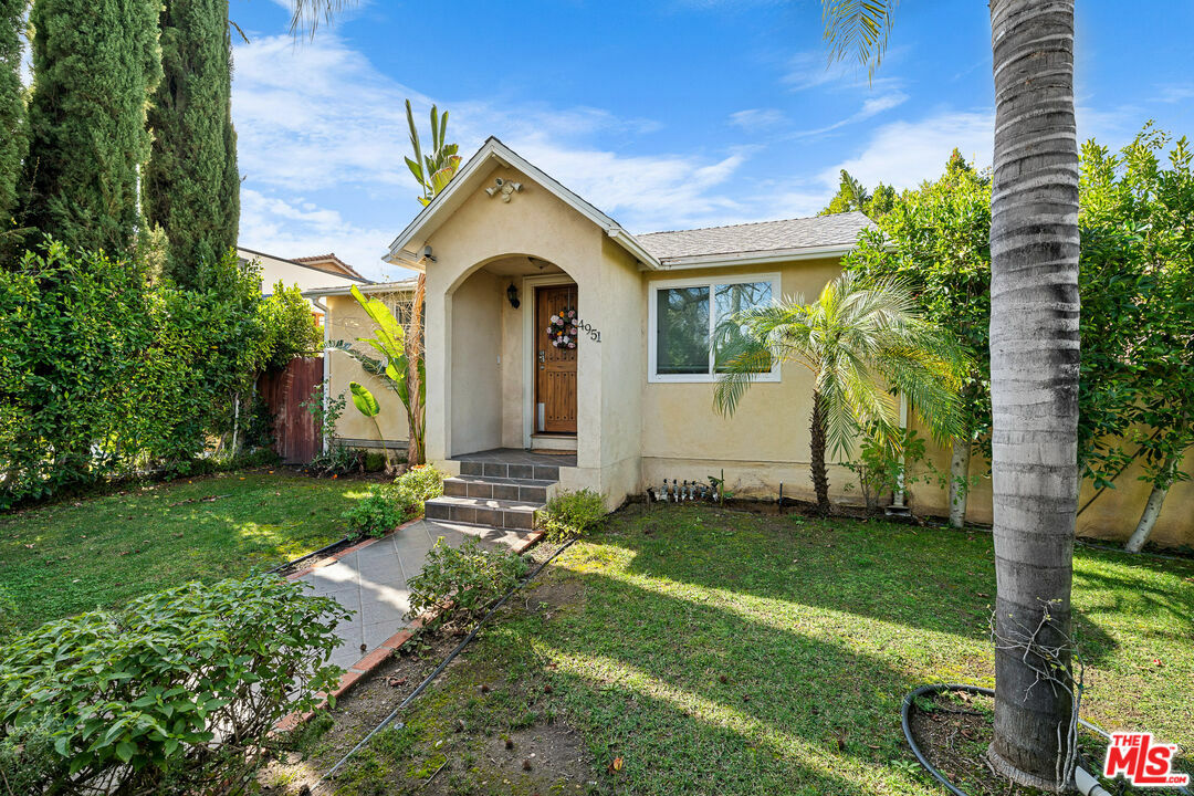 Property Photo:  4951   Enfield Ave  CA 91316 