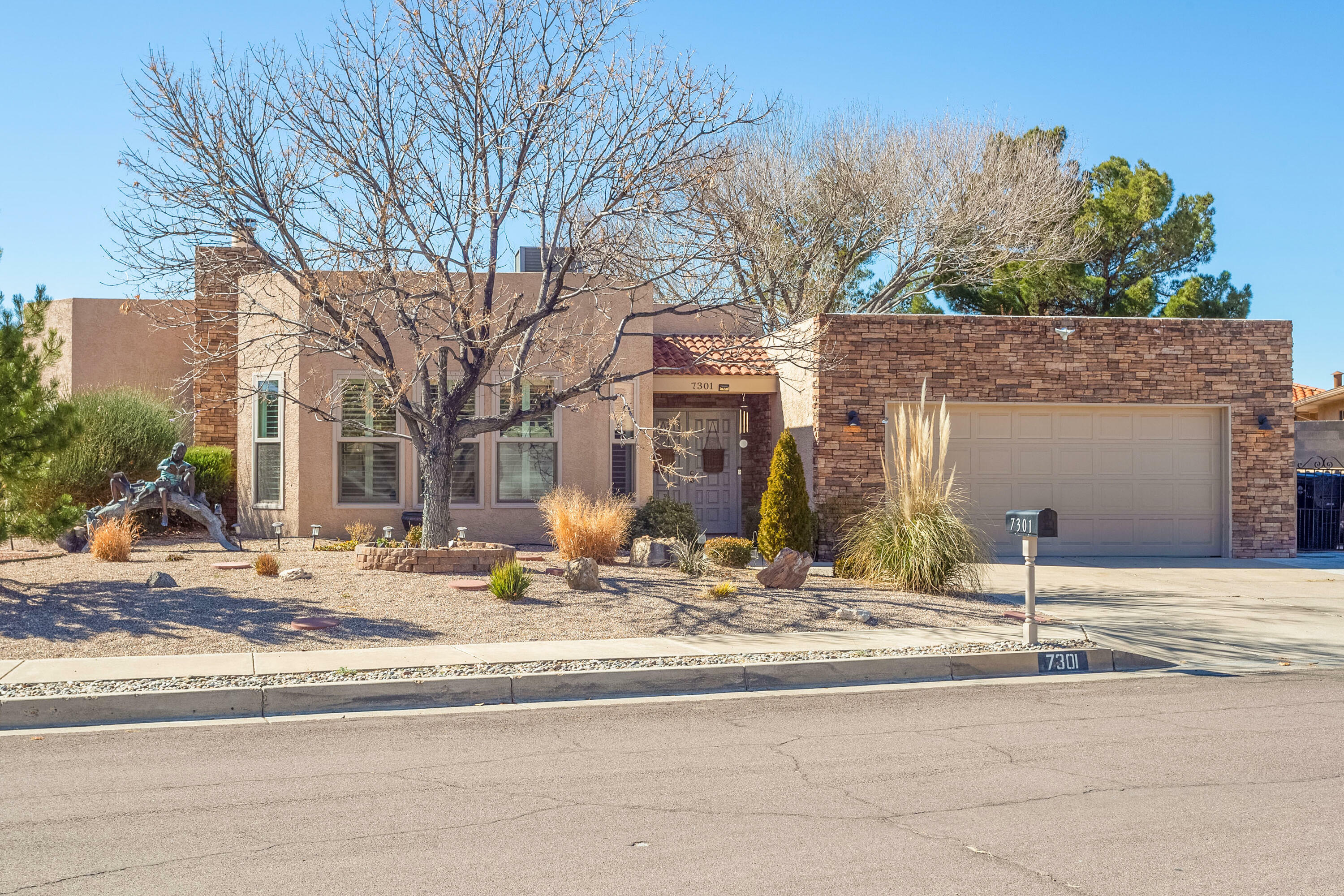 Property Photo:  7301 Don Tomas Lane NE  NM 87110 