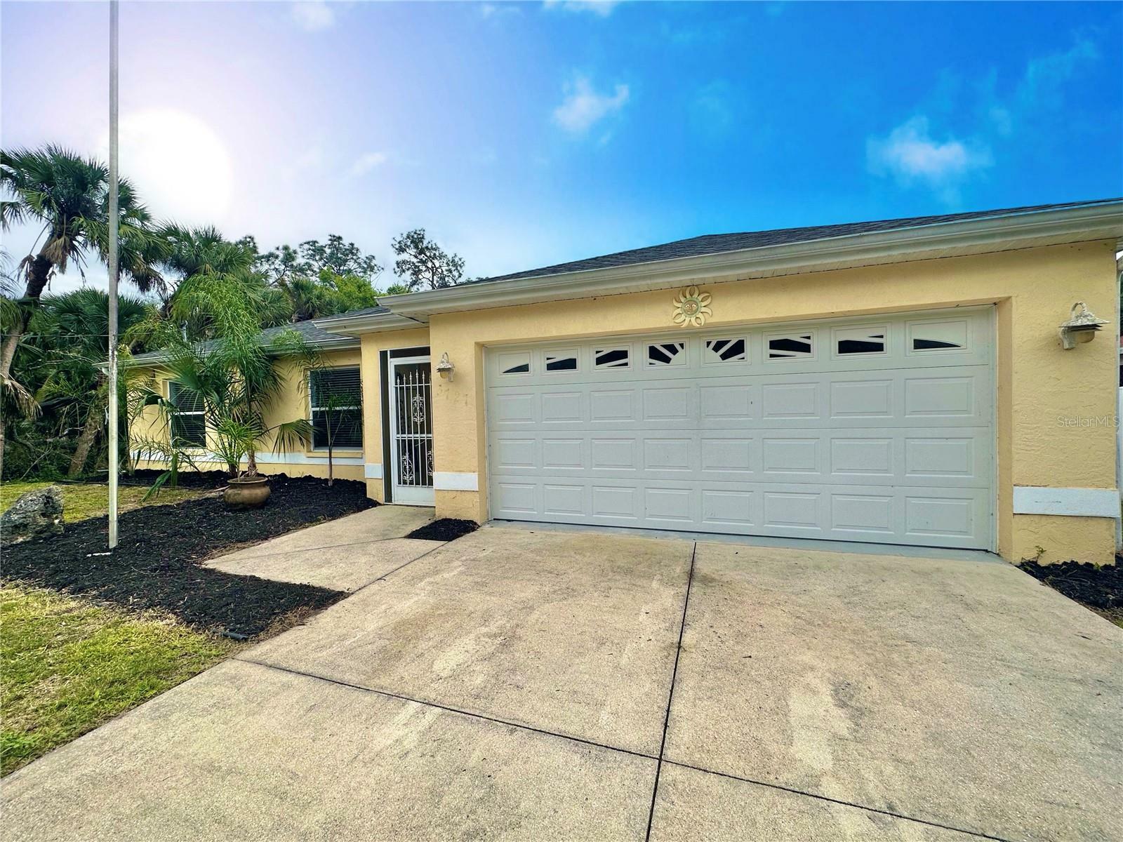 Property Photo:  3727 Coquina Avenue  FL 34286 