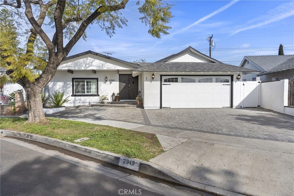 Property Photo:  2049 W Harvard Street  CA 92704 