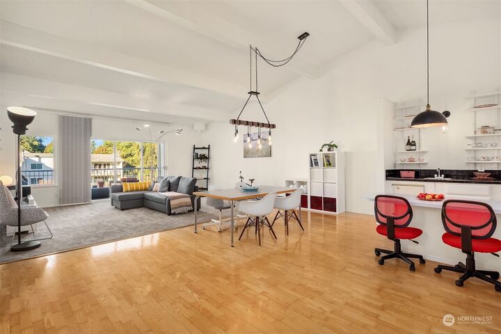 Property Photo:  13055  15th Avenue NE G6  WA 98125 