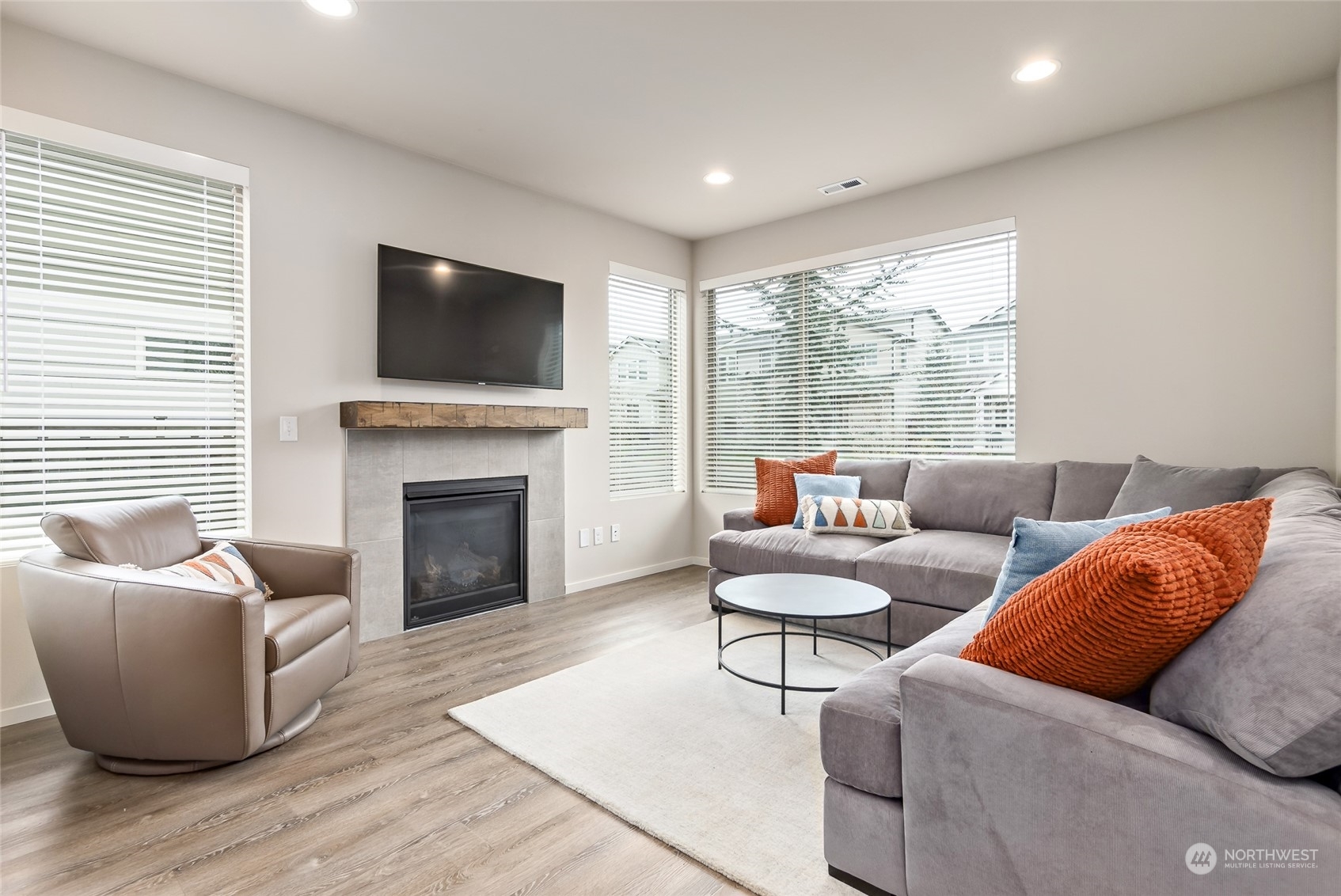 Property Photo: 32895 Pine Avenue SE WA 98010