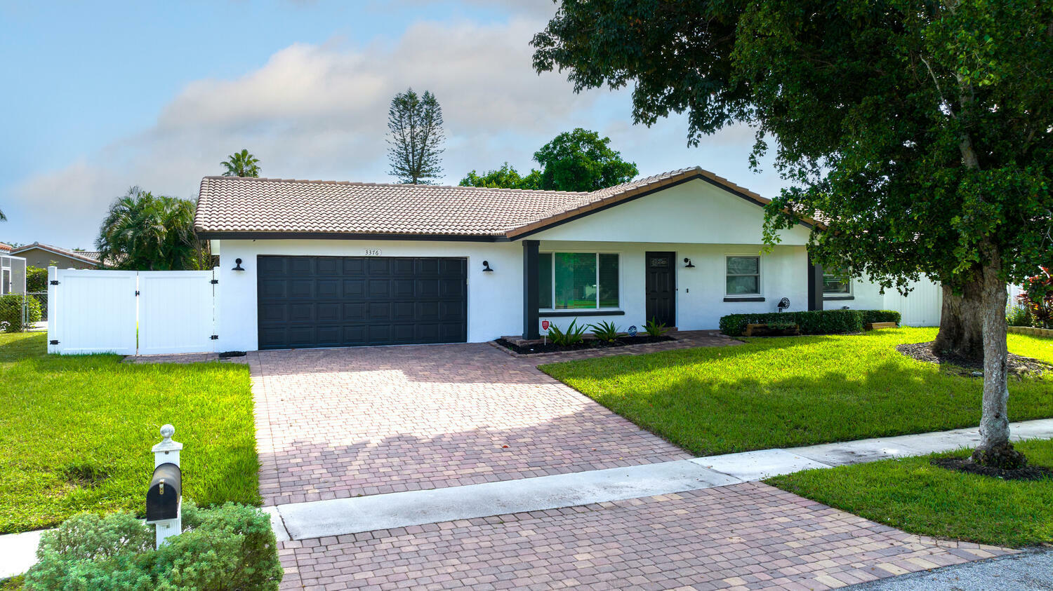 Property Photo:  3376 NW 26th Court  FL 33434 