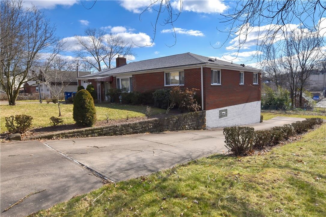 Property Photo: 6018 Heberton PA 15147