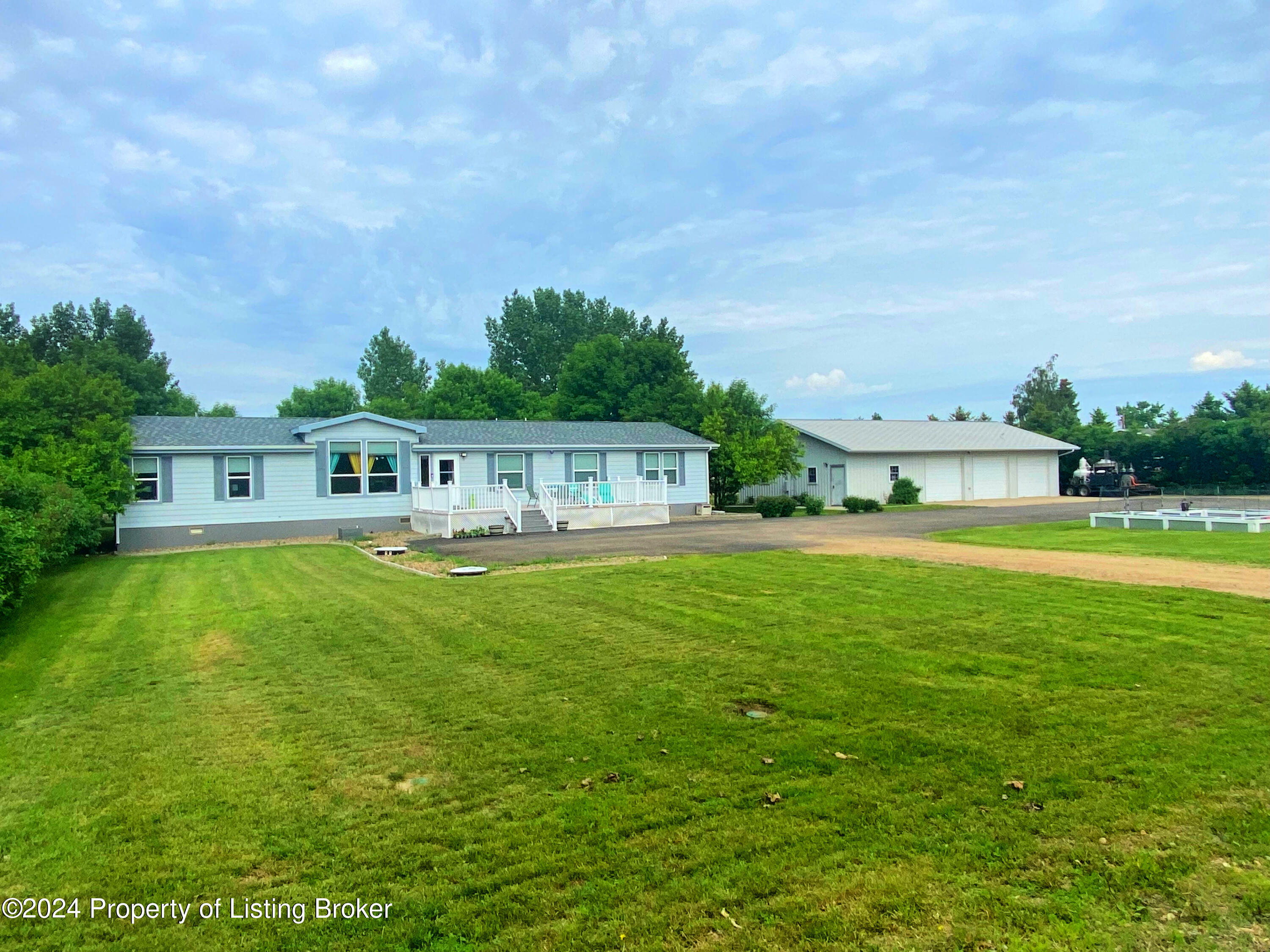 Property Photo:  111 Crestview Drive  ND 58854 