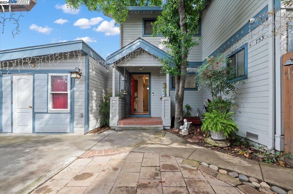 Property Photo:  753 Sunset  CA 94541 